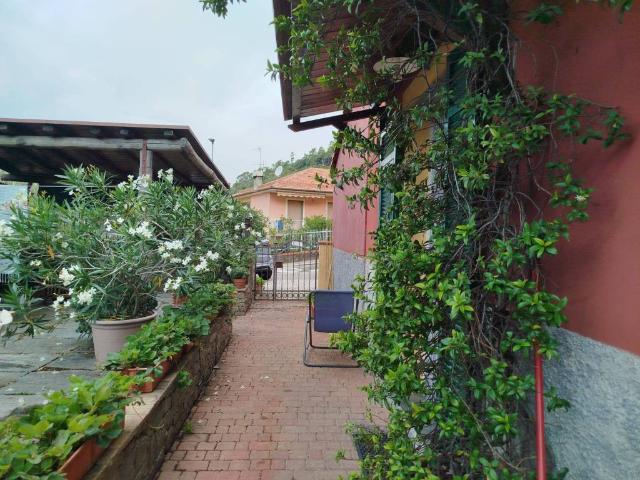 Appartamento in vendita a Castiglione Chiavarese GE