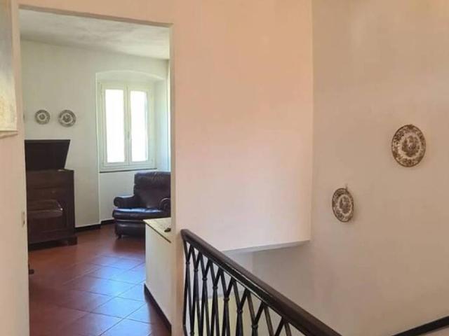 Appartamento in vendita a Castiglione Chiavarese GE