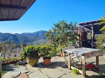 Appartamento in vendita a Castiglione Chiavarese GE