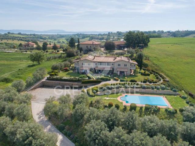 Appartamento in vendita a Castiglione del Lago piazza San Lorenzo, Gioiella