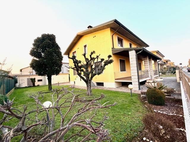 Appartamento in vendita a Castrezzato BS