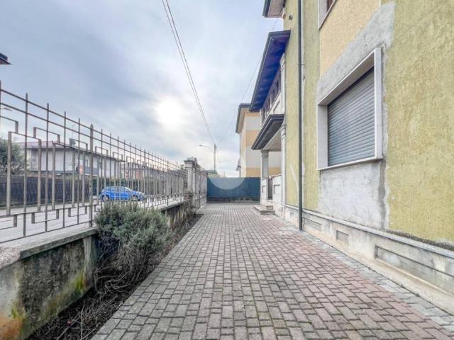 Appartamento in vendita a Castrezzato BS