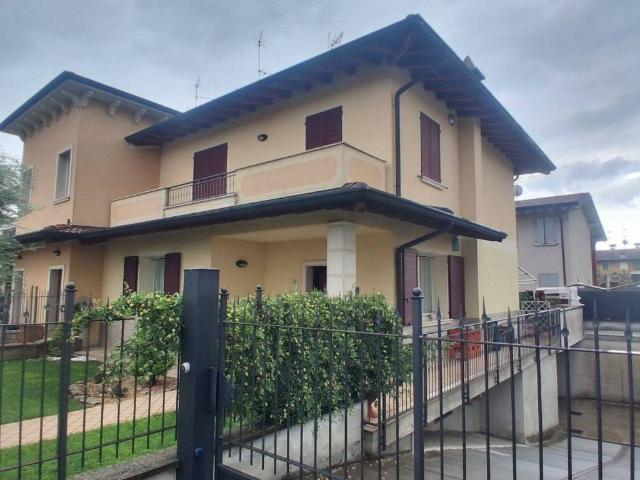 Appartamento in vendita a Castrezzato BS