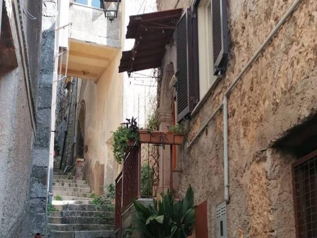 Appartamento in vendita a Castro dei Volsci FR