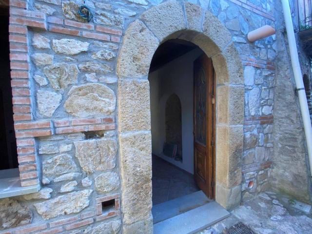Appartamento in vendita a Castroreale ME