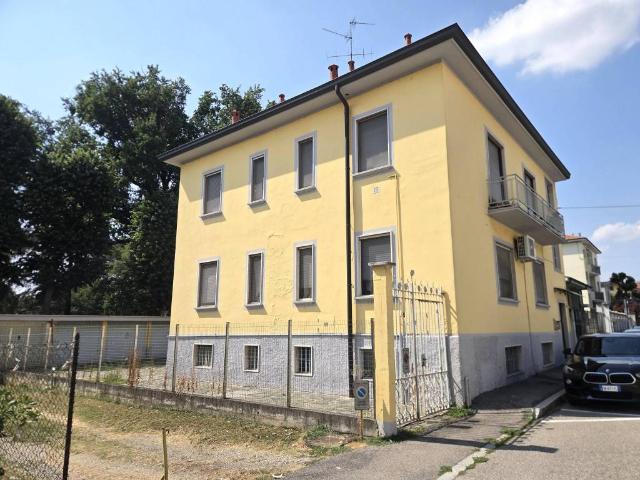 Appartamento in vendita a Caponago MB
