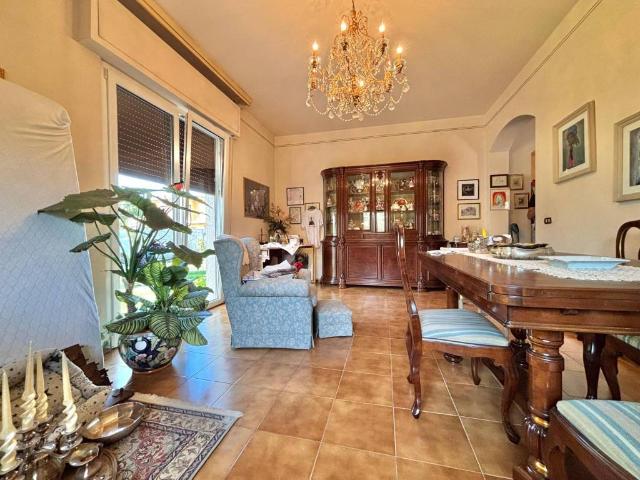 Villa in vendita a Capannori LU