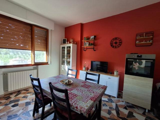 Appartamento in vendita a Capraia e Limite