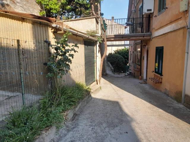 Appartamento in vendita a Caprarola VT