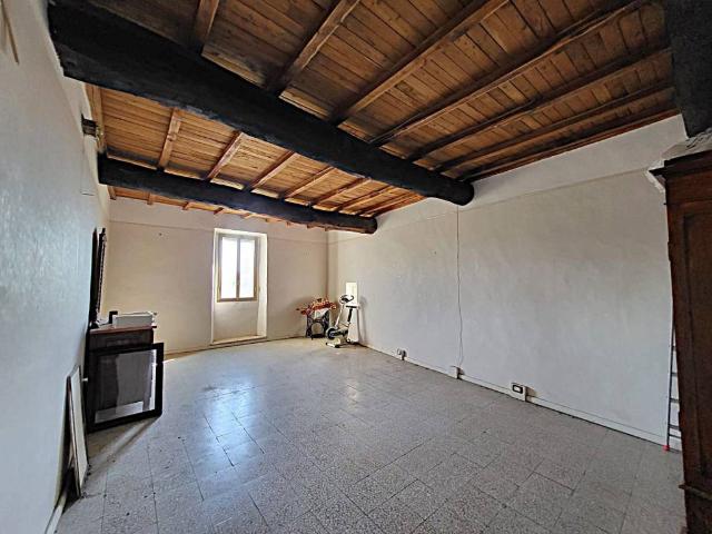 Appartamento in vendita a Caprarola VT