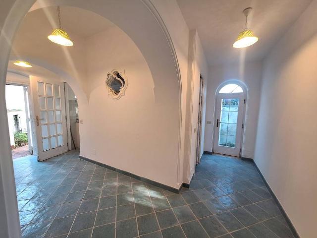 Appartamento in vendita a Capri NA