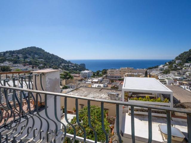 Appartamento in vendita a Capri NA