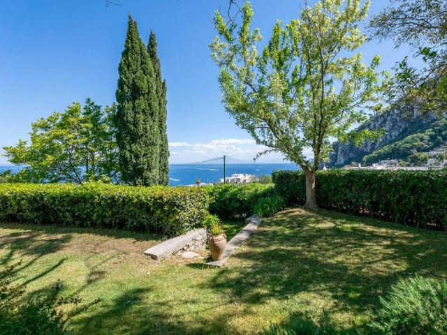 Appartamento in vendita a Capri NA