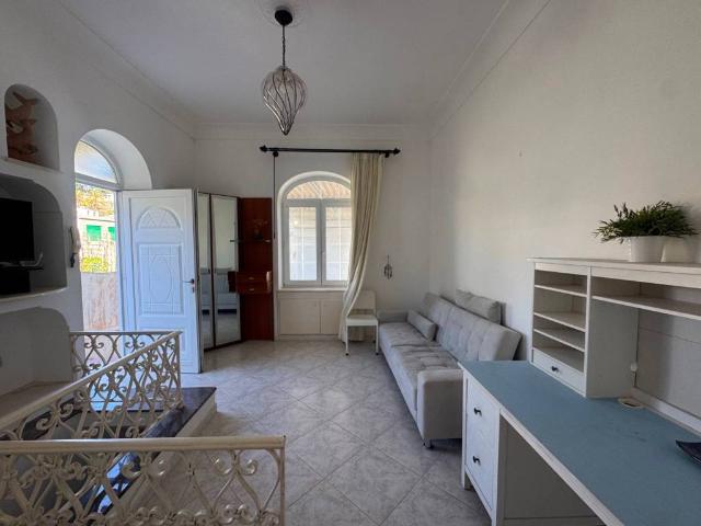 Appartamento in vendita a Capri NA