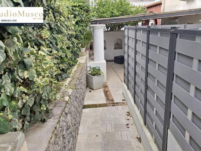 Appartamento in vendita a Capri NA