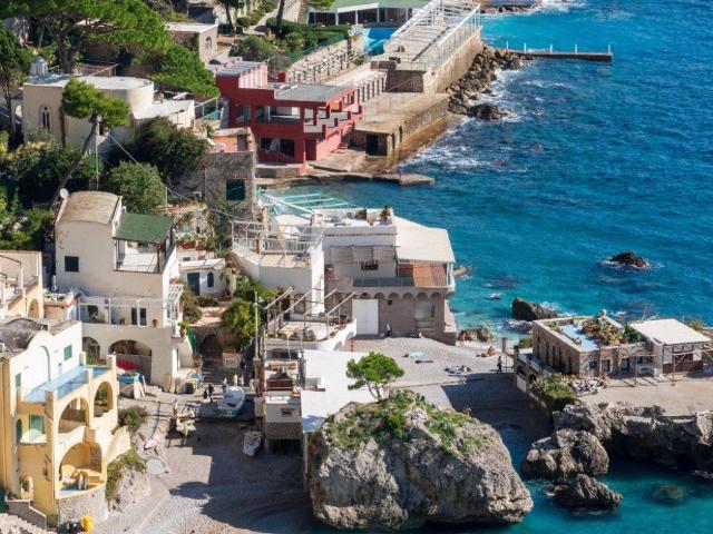Appartamento in vendita a Capri NA