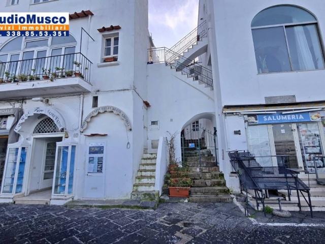 Appartamento in vendita a Capri NA