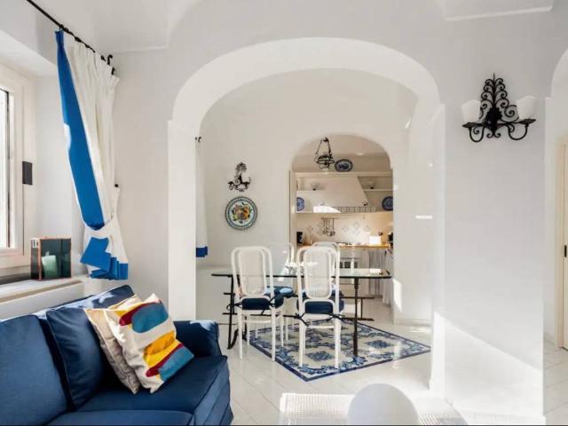 Appartamento in vendita a Capri NA