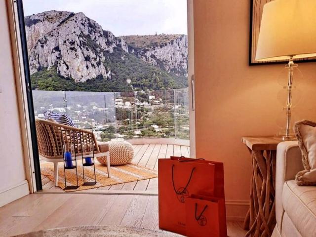 Appartamento in vendita a Capri NA
