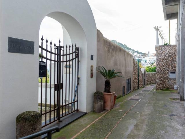 Appartamento in vendita a Capri NA