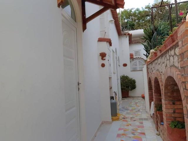 Appartamento in vendita a Capri NA