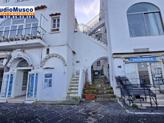 APPARTAMENTO in VENDITA a CAPRI Capri di 2 vani