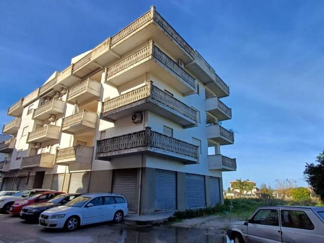 Appartamento in vendita a Capri Leone ME