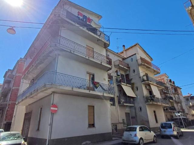 Appartamento in vendita a Capri Leone ME