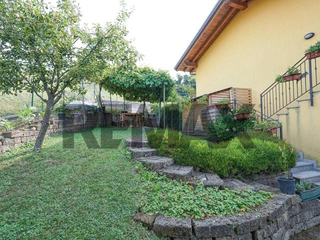 Appartamento in vendita a Caprino Bergamasco