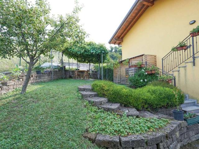 Appartamento in vendita a Caprino Bergamasco BG