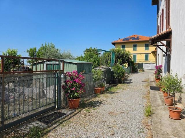 Appartamento in vendita a Caprino Bergamasco BG