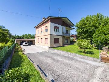 Appartamento in vendita a Capriva del Friuli GO