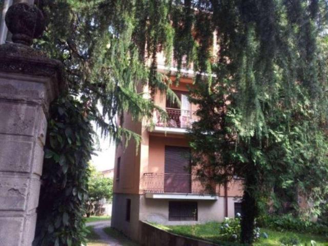 Appartamento in vendita a Carnago VA