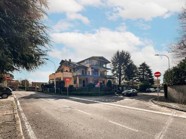Appartamento in vendita a Carnate MB