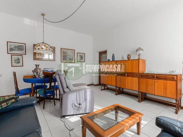 Appartamento in vendita a Carnate MB