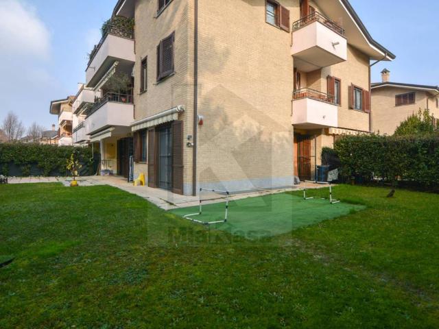 Appartamento in vendita a Caronno Pertusella VA