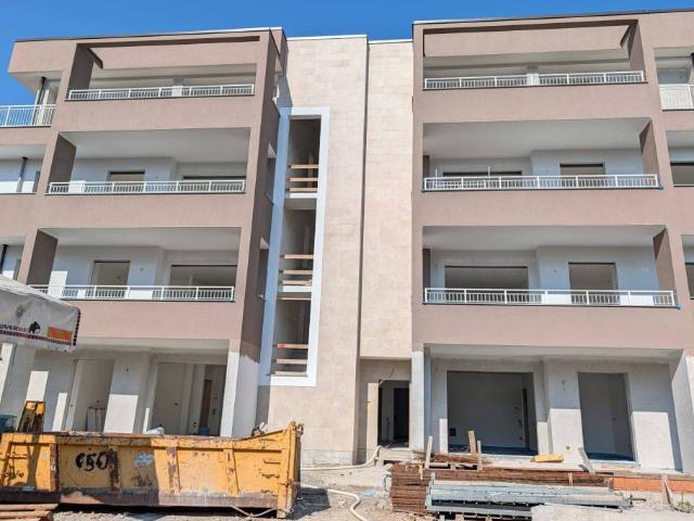 Appartamento in vendita a Caronno Pertusella VA