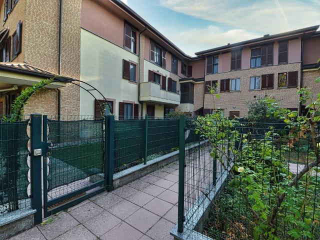 Appartamento in vendita a Caronno Pertusella VA
