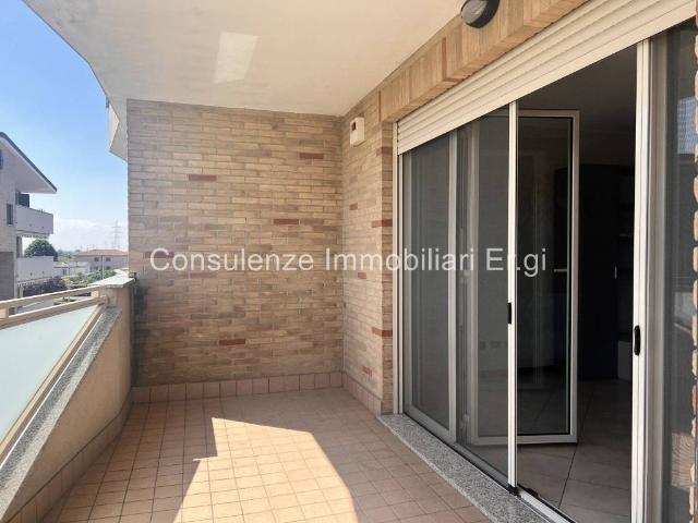 Appartamento in vendita a Caronno Pertusella VA