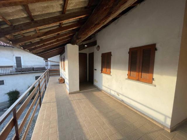 Appartamento in vendita a Caronno Varesino VA
