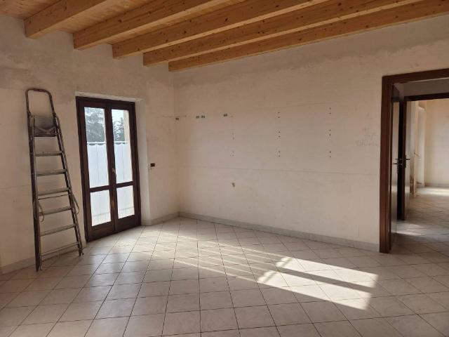Appartamento in vendita a Caronno Varesino VA
