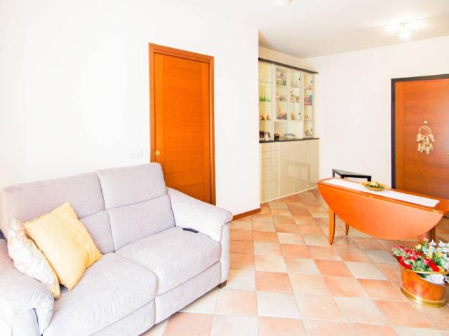 Appartamento in vendita a Caronno Varesino VA