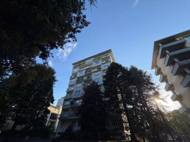 Appartamento in vendita a Carate Brianza MB