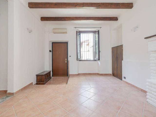 Appartamento in vendita a Carate Brianza MB