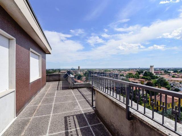 Appartamento in vendita a Carate Brianza MB