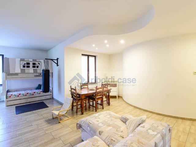 Appartamento in vendita a Carate Brianza MB