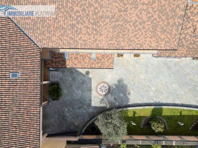 Appartamento in vendita a Carate Brianza MB