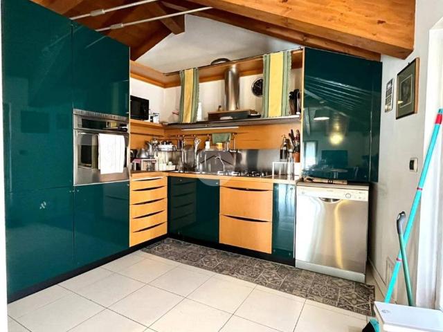 Appartamento in vendita a Carate Brianza MB
