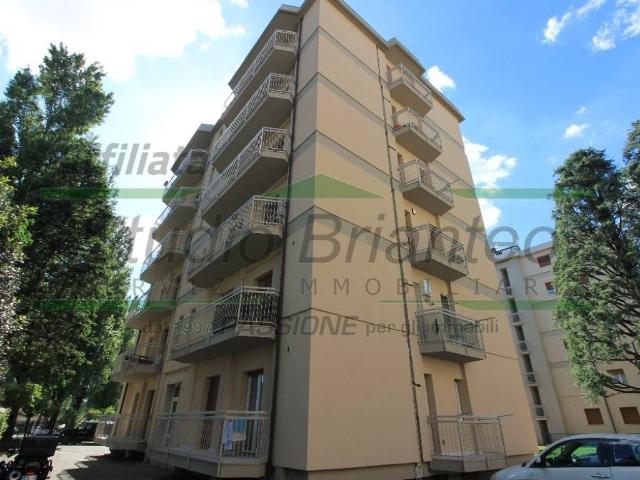 Appartamento in vendita a Carate Brianza MB