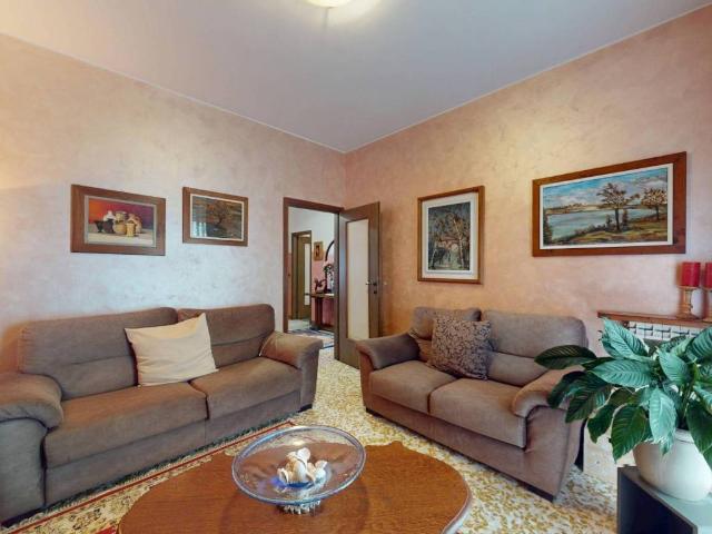 Appartamento in vendita a Carate Brianza MB